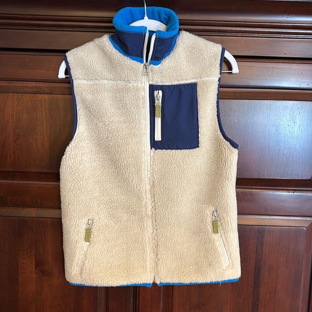 NWOT Boys Gap vest with faux shearling. Size 12/XL